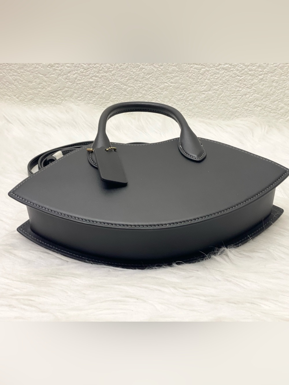 Coach Lip Bag in Black Glovetanned Leather CU856 Top Handle/Crossbody Bag NWT - Picture 9 of 11